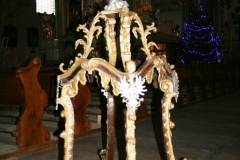Feretron wraz z relikwiami św. Wincentego przed renowacją.