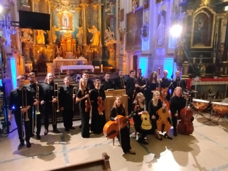„MUSICA ARCIS CAELORUM” – Relacja z koncertu muzyki dawnej w naszym kościele